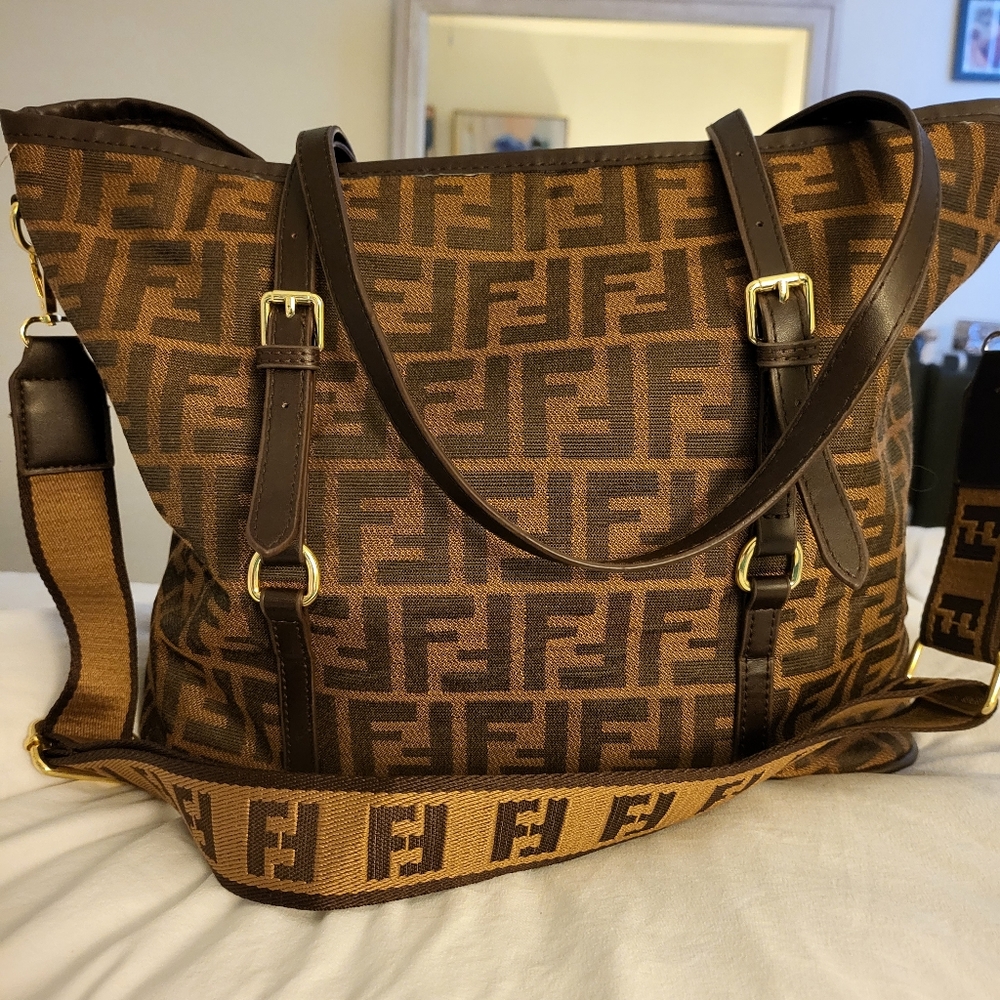 DESIGNER BEAUTIFULL LARGE TOTE
